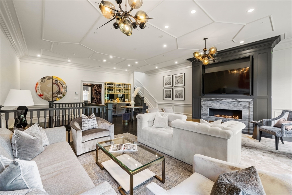 244 Marlborough Street PH