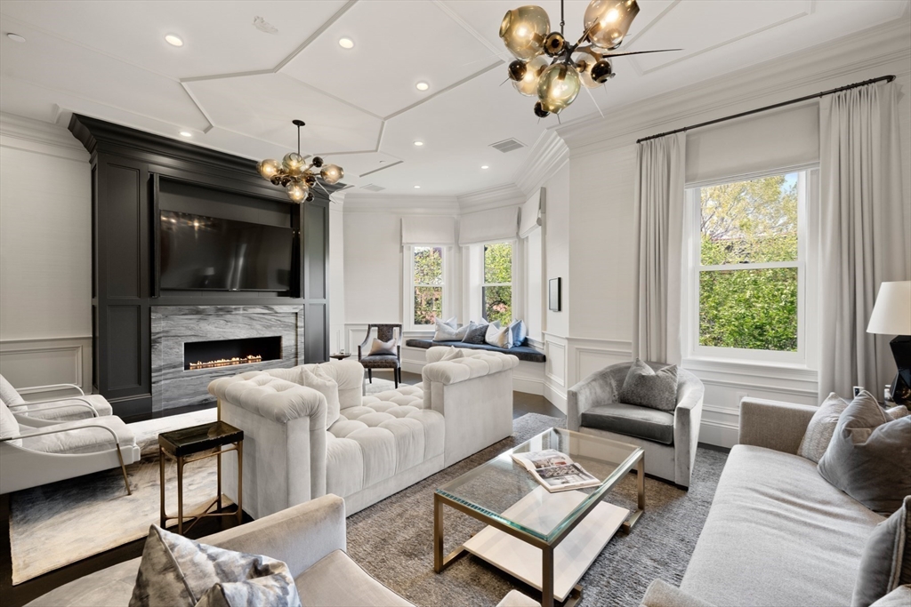 244 Marlborough Street PH