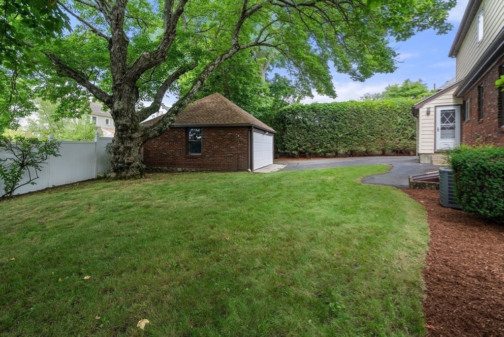 16 Douglas Road, Belmont, MA, 16 Douglas Road, Belmont, MA Photo #23
