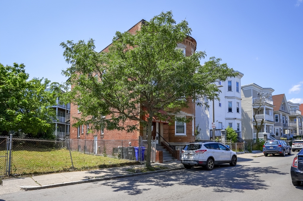 83 Topliff St