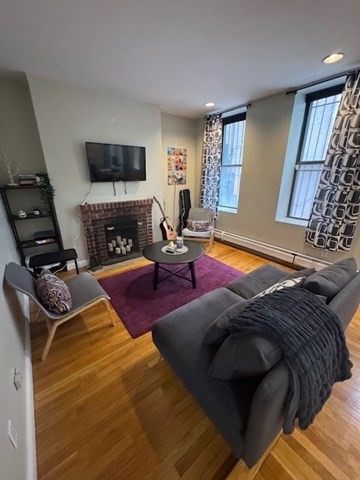 Click for 133 Saint Botolph St #2, Boston, MA slideshow