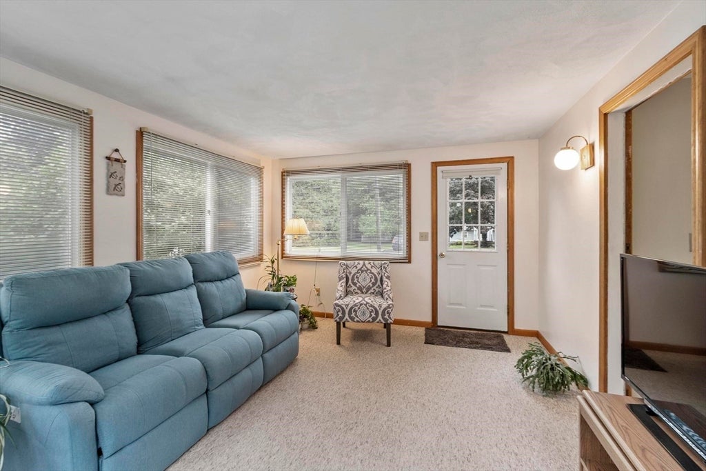 7 Susan Dr, North Reading, MA Photo #15