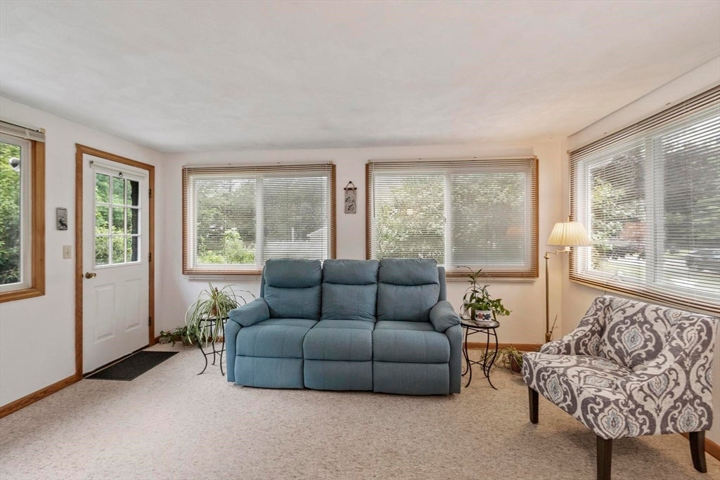7 Susan Dr, North Reading, MA Photo #14
