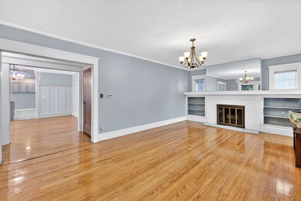 850-852 Sumner Ave