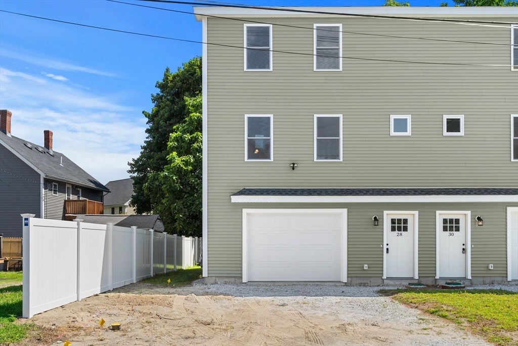 Photo of 28 Quigley Ave, Chelmsford, MA