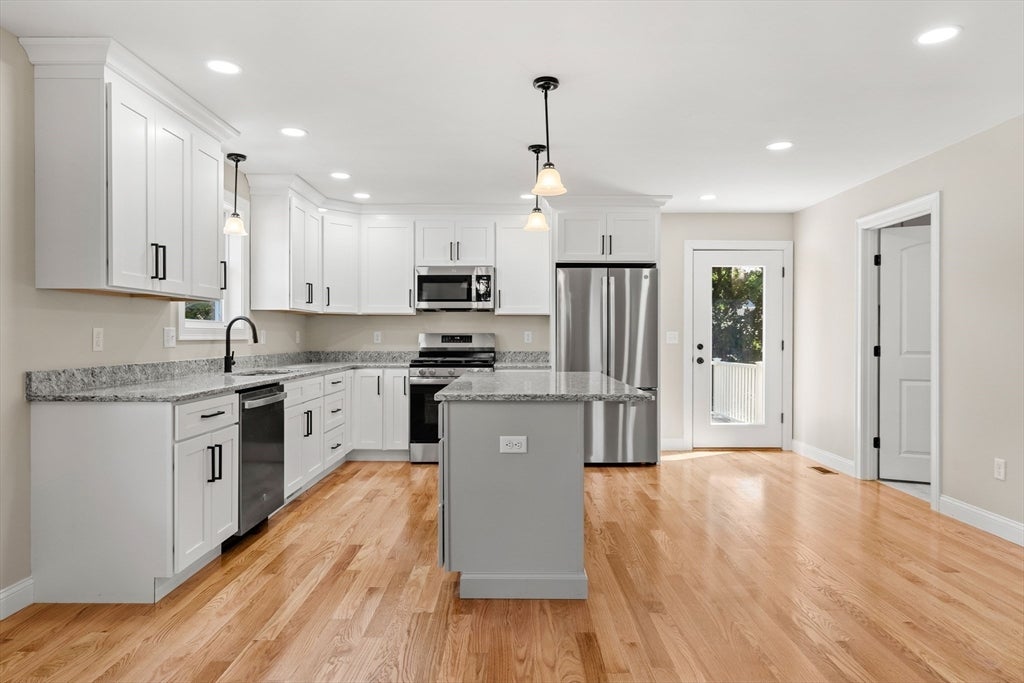 28 Quigley Ave #28, Chelmsford, MA, 28 Quigley Ave #28, Chelmsford, MA Photo #3
