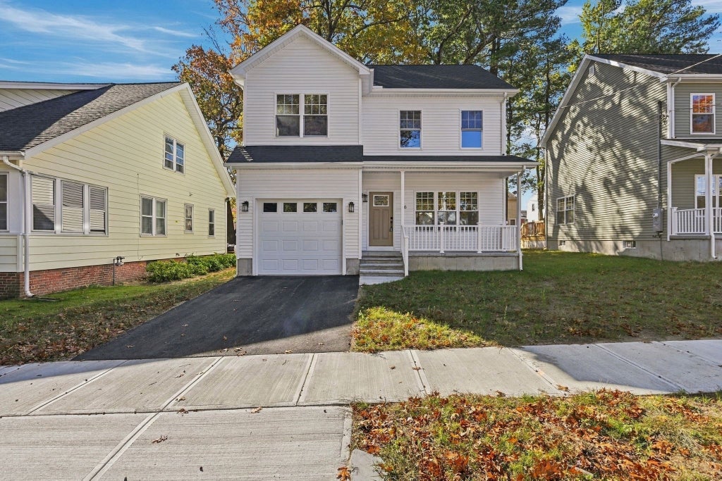 Photo of 36 Goldenrod, Springfield, MA 01109 (MLS # 73595107)