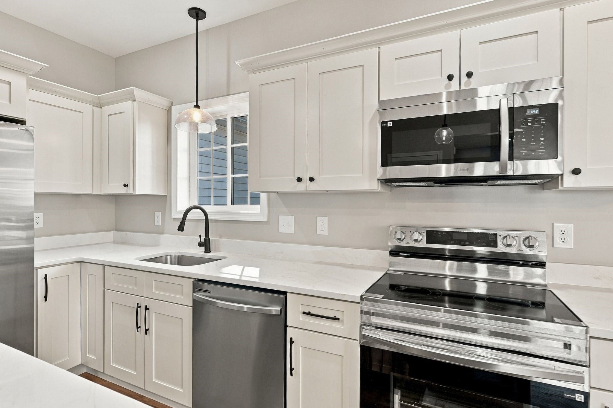 36 Goldenrod, Springfield, MA Photo #7