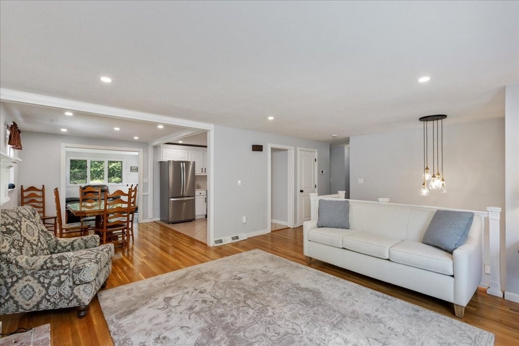 40 Bradford RD, Tewksbury, MA, 40 Bradford RD, Tewksbury, MA Photo #11