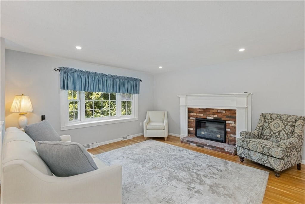 40 Bradford RD, Tewksbury, MA, 40 Bradford RD, Tewksbury, MA Photo #9
