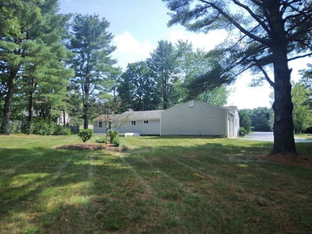 42 Lowell Rd