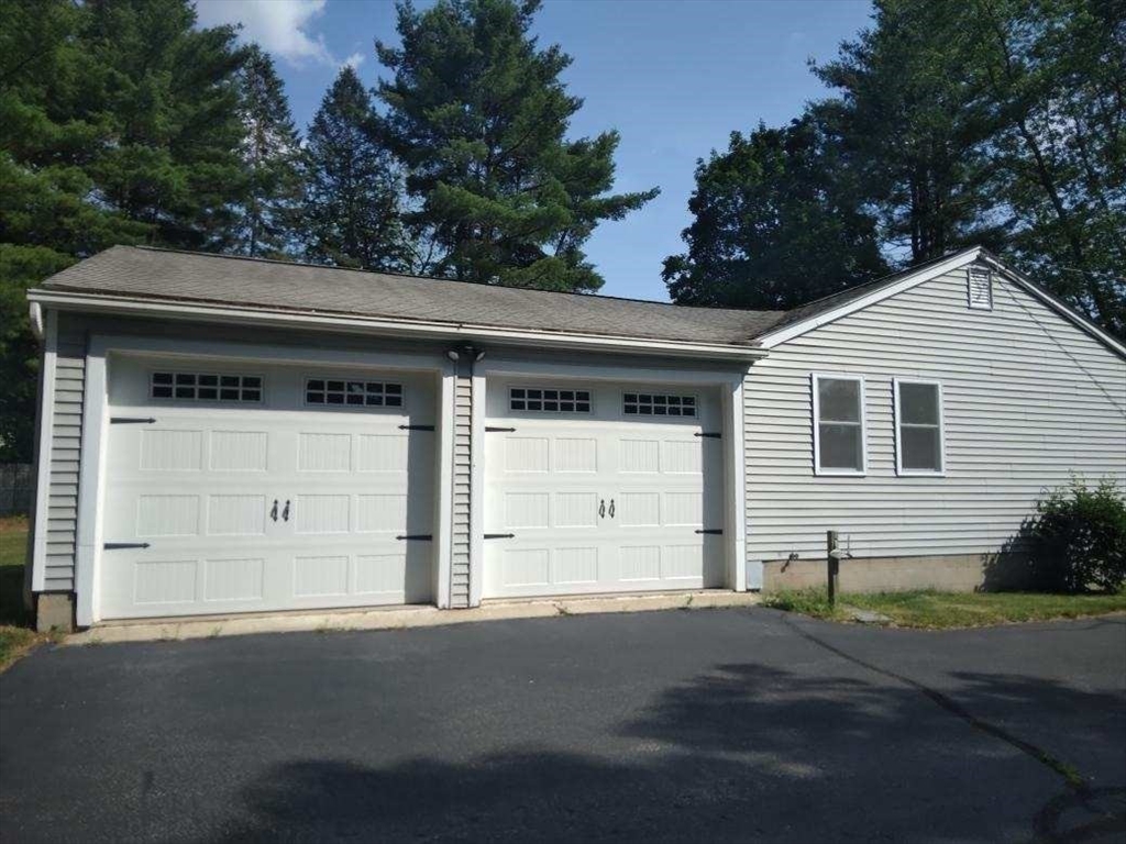 42 Lowell Rd