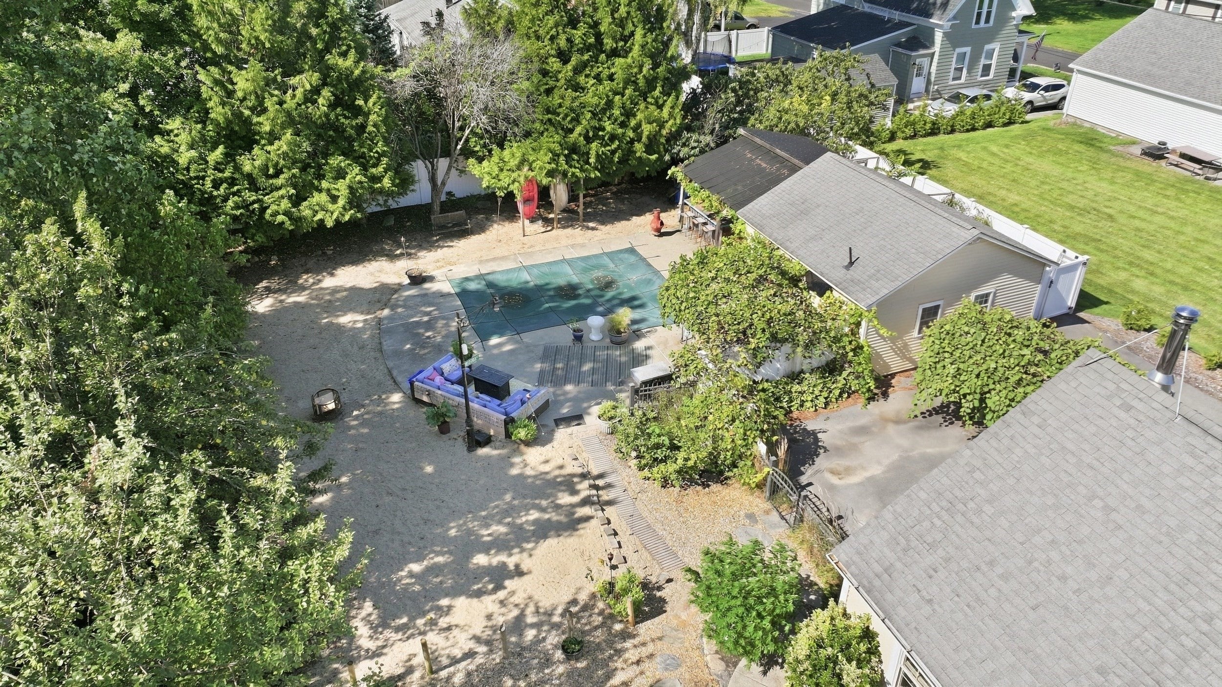 9 Waters St