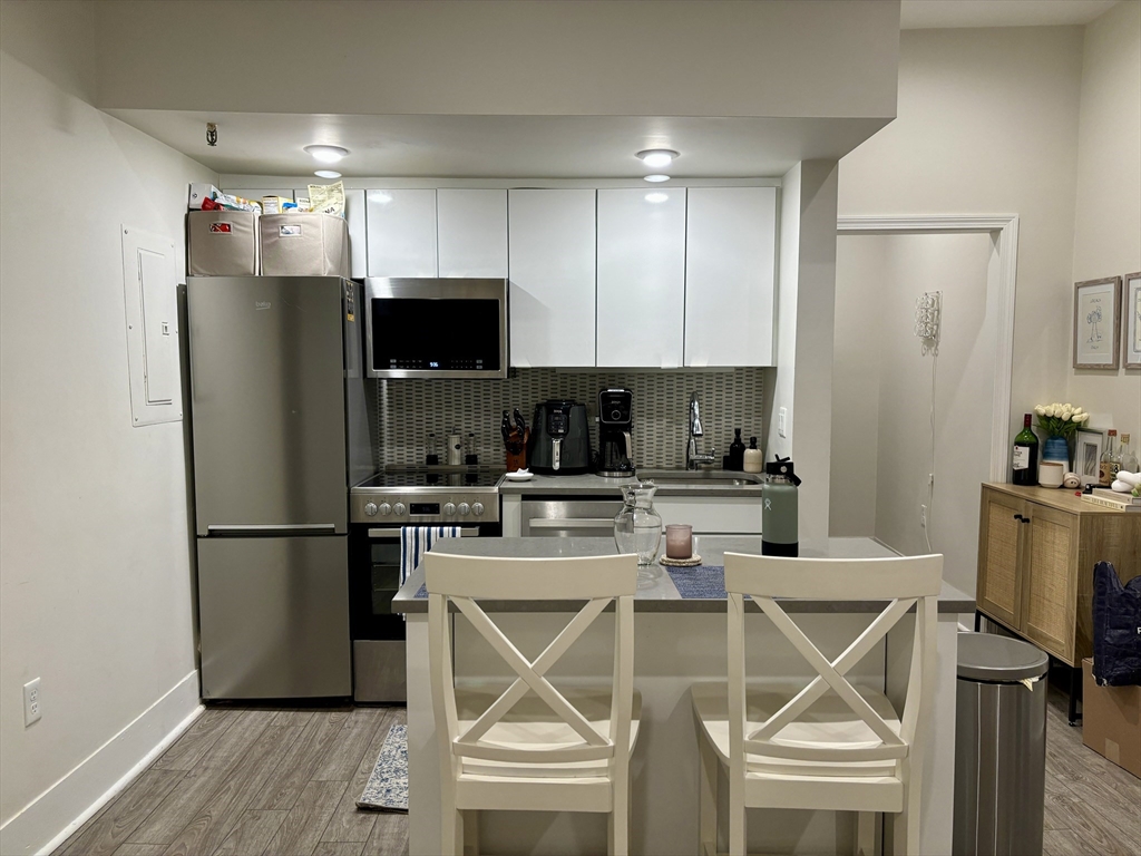Click for 827 Boylston St #101, Boston, MA slideshow