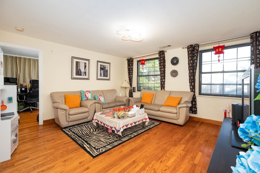 10 Weston Ave 324
