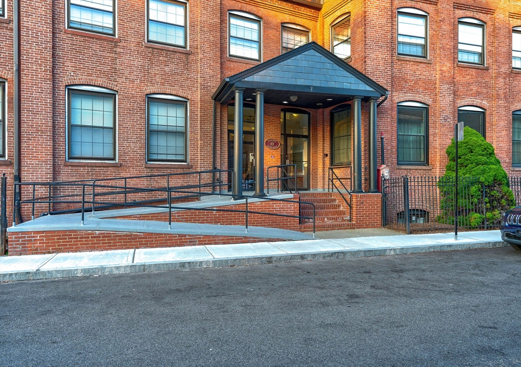 10 Weston Ave 324