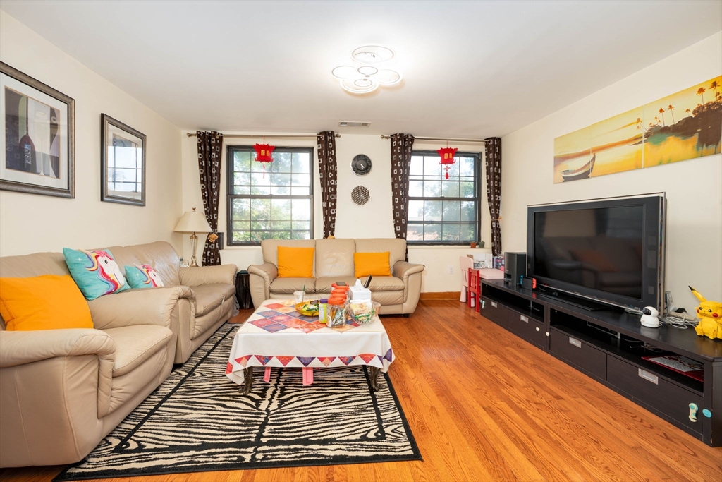 10 Weston Ave 324