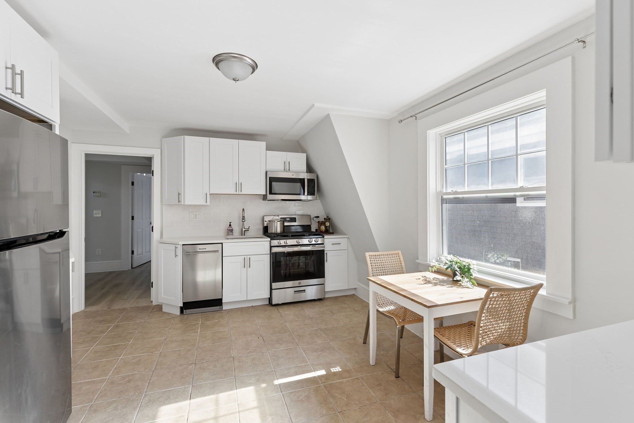 5 Kenwood St #3, Somerville, MA Photo #4