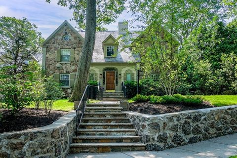 Photo of 10 Hallwood Rd, Brookline, MA 02467 (MLS # 73484927)