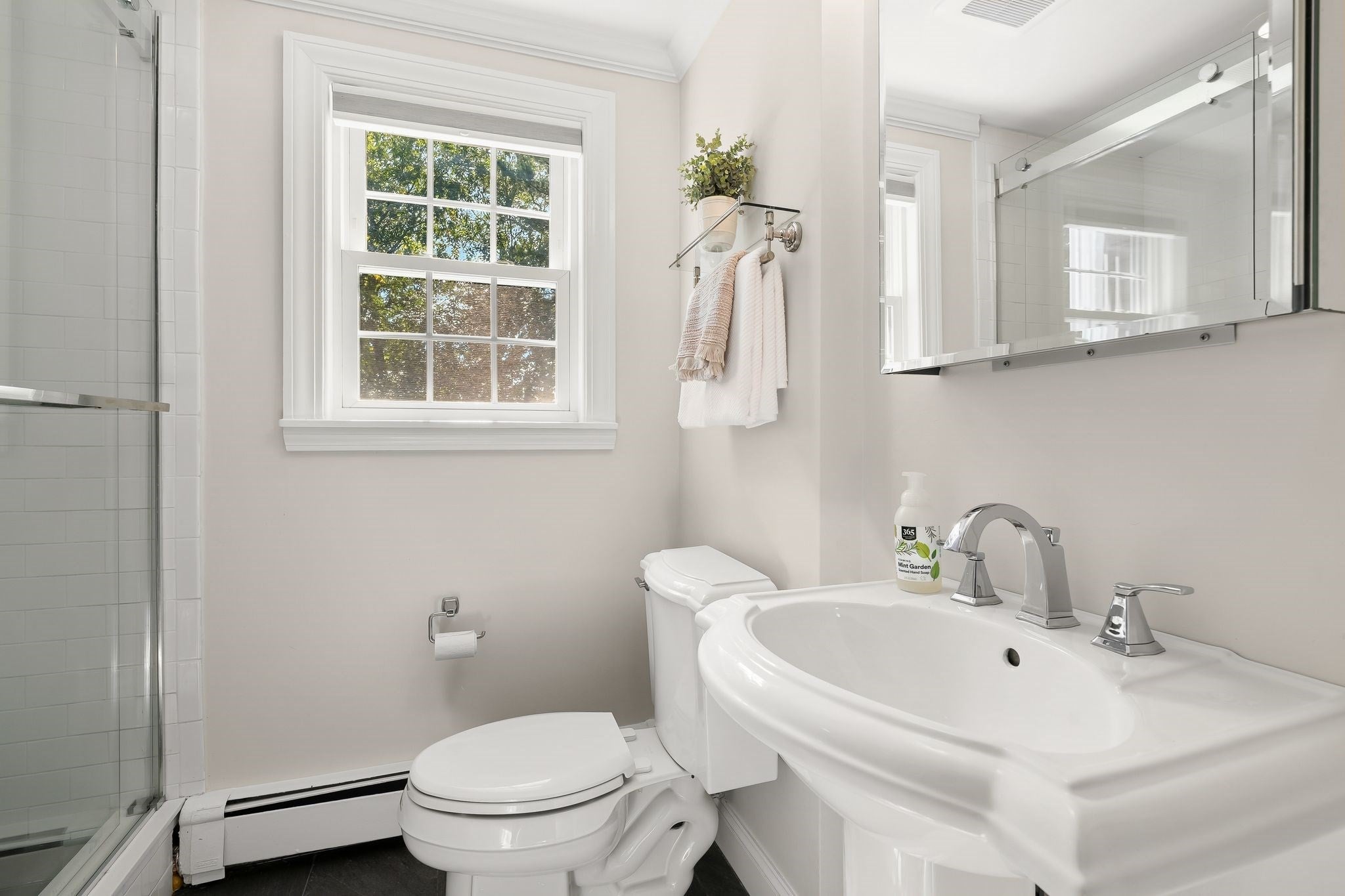 26 Mayflower Road, Winchester, MA, 26 Mayflower Road, Winchester, MA Photo #17