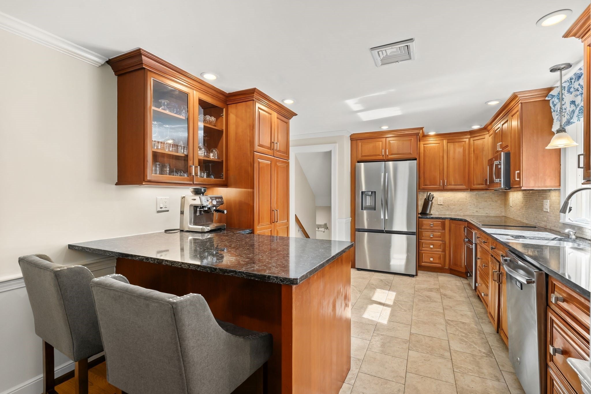 26 Mayflower Road, Winchester, MA, 26 Mayflower Road, Winchester, MA Photo #10