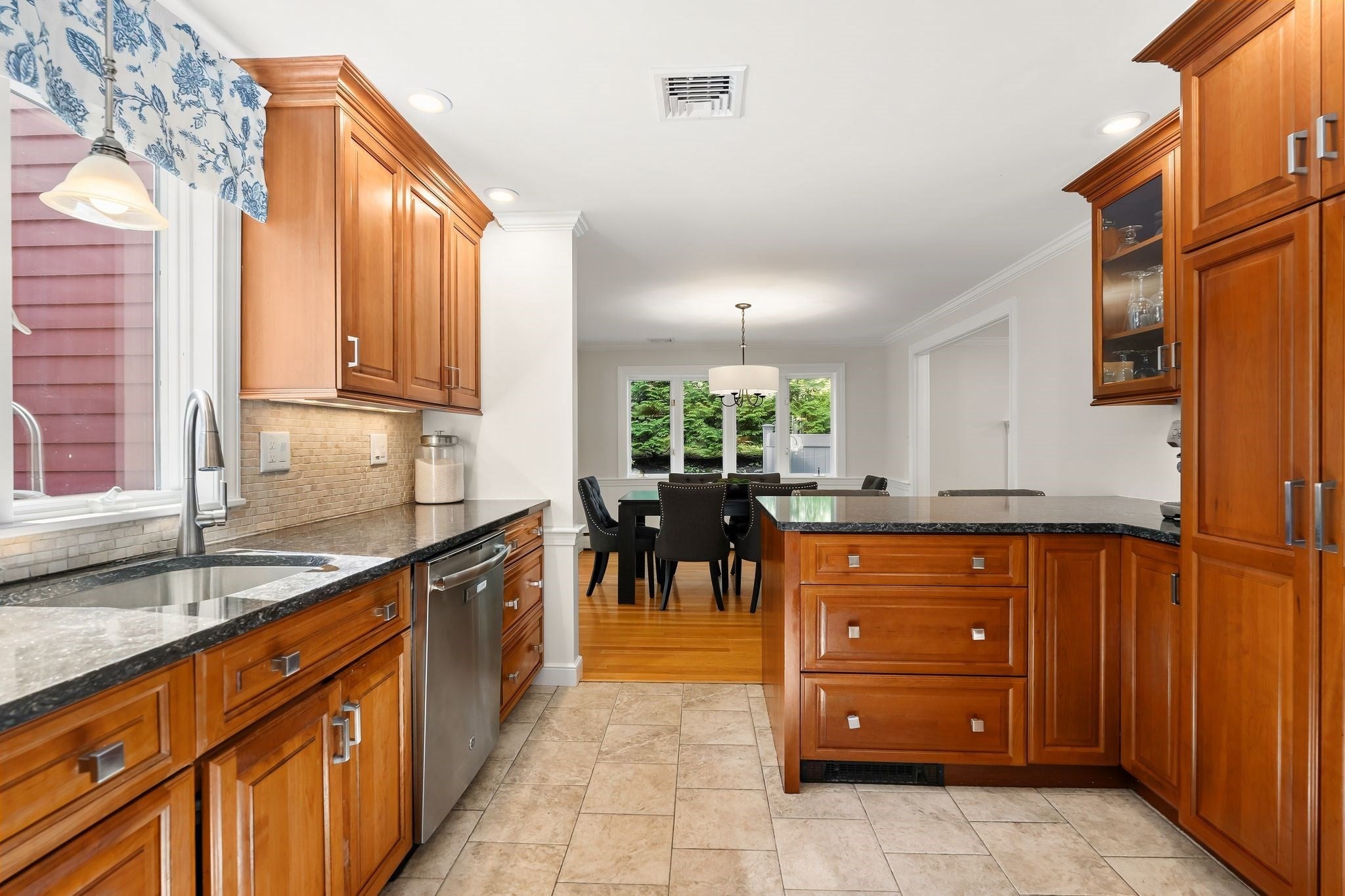 26 Mayflower Road, Winchester, MA, 26 Mayflower Road, Winchester, MA Photo #11