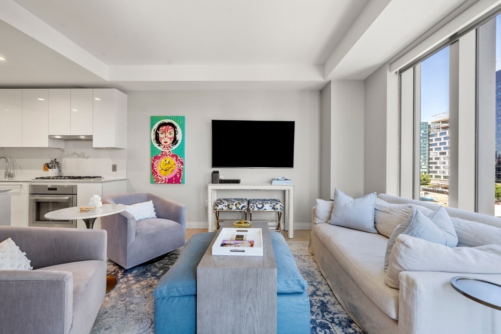 133 Seaport Boulevard 716