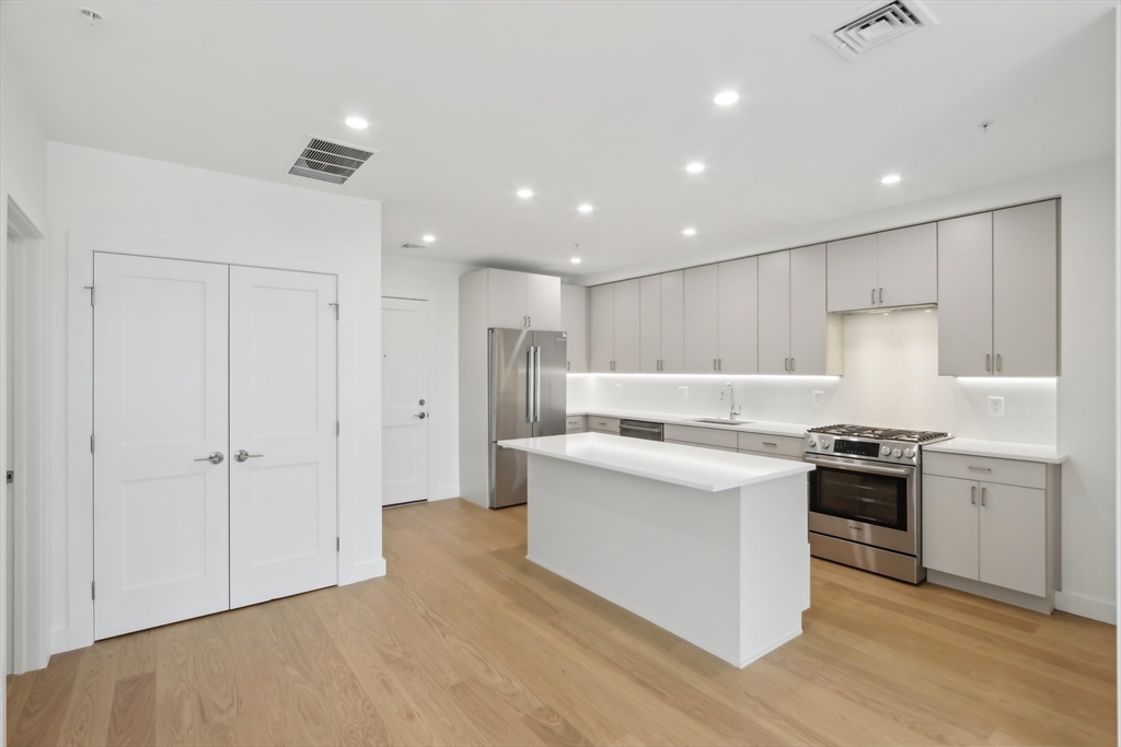 256 Dorchester Street 408