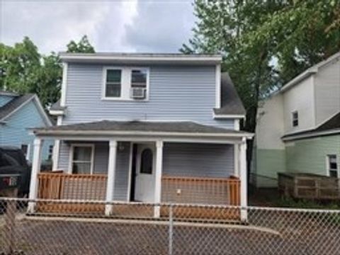 10 Douglas Ct Worcester MA 01603