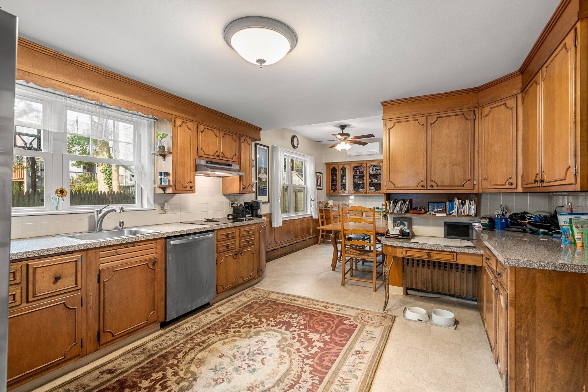 918-920 E 4th Street
