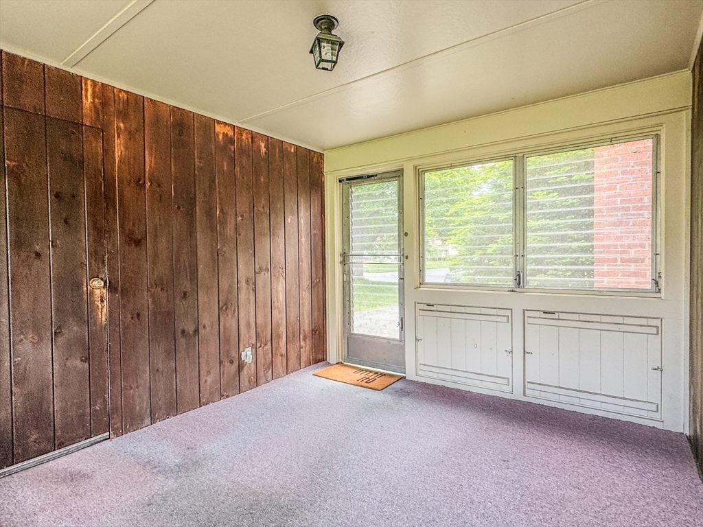 24 Washburn Ave