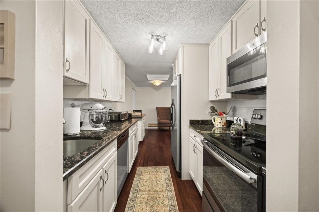 220 Bedford St 11