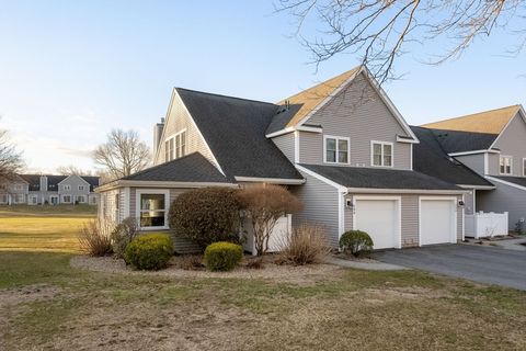 588 White Cliff Dr 588 Plymouth MA 02360