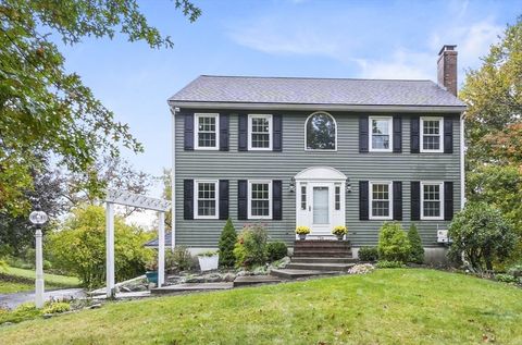 734 Lincoln St Franklin MA 02038