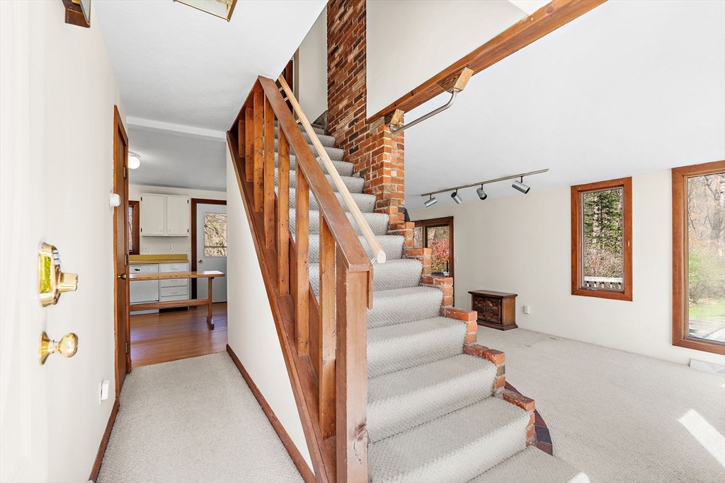 19 Orchard Ln