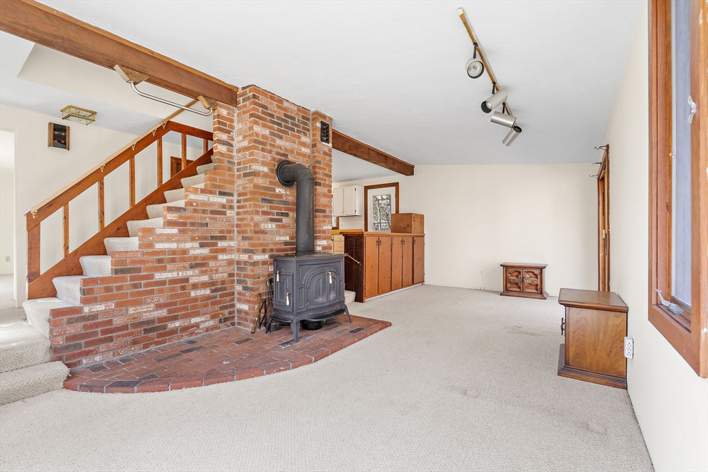 19 Orchard Ln