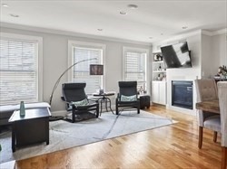 81 Dresser St 81