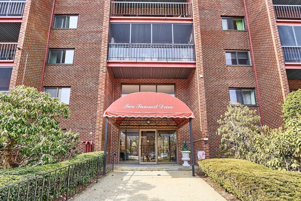 2 Summit Drive 47