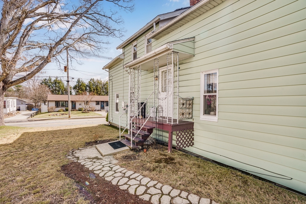 11 Slater St