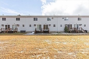18 Westford Rd 21 - Photo 2