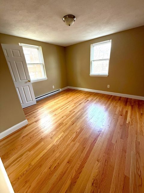 Photo of 435 Essex St #5, Lynn, MA 01902 (MLS # 73494837)