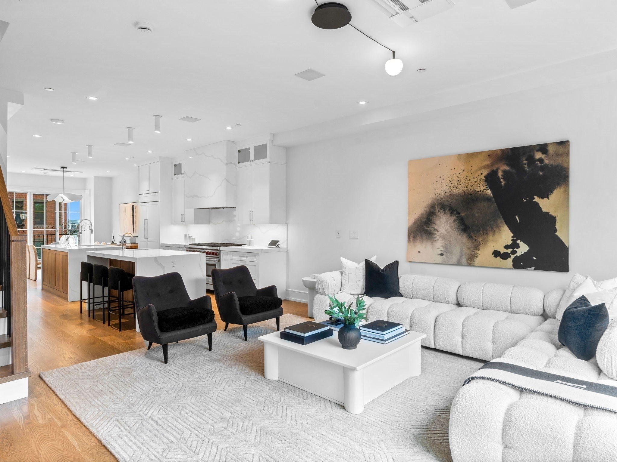 555 E Broadway, Boston, MA Photo #11