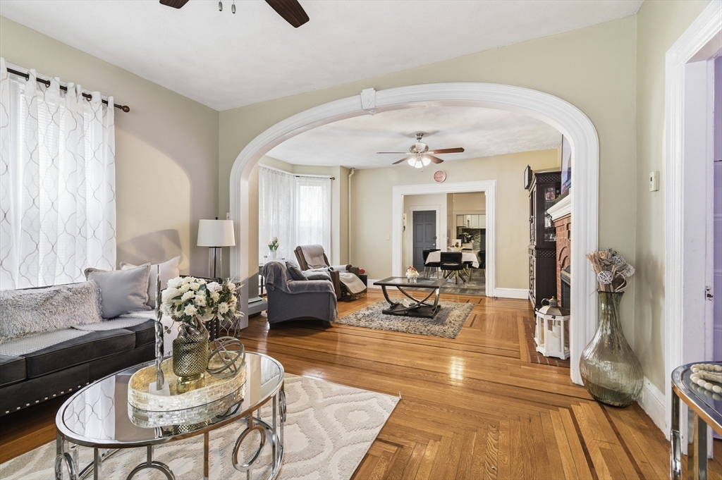 122 Perry St, Central Falls, RI, 122 Perry St, Central Falls, RI Photo #4