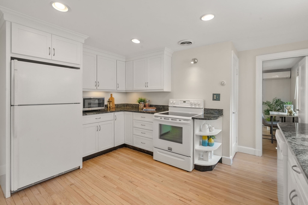 19 Conant Rd