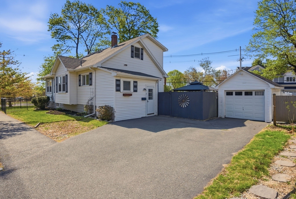6 Adams St