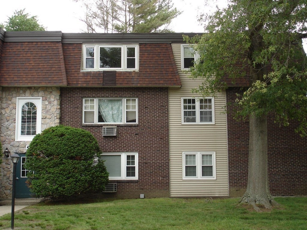 Photo of 180 Main Street, Bridgewater, MA