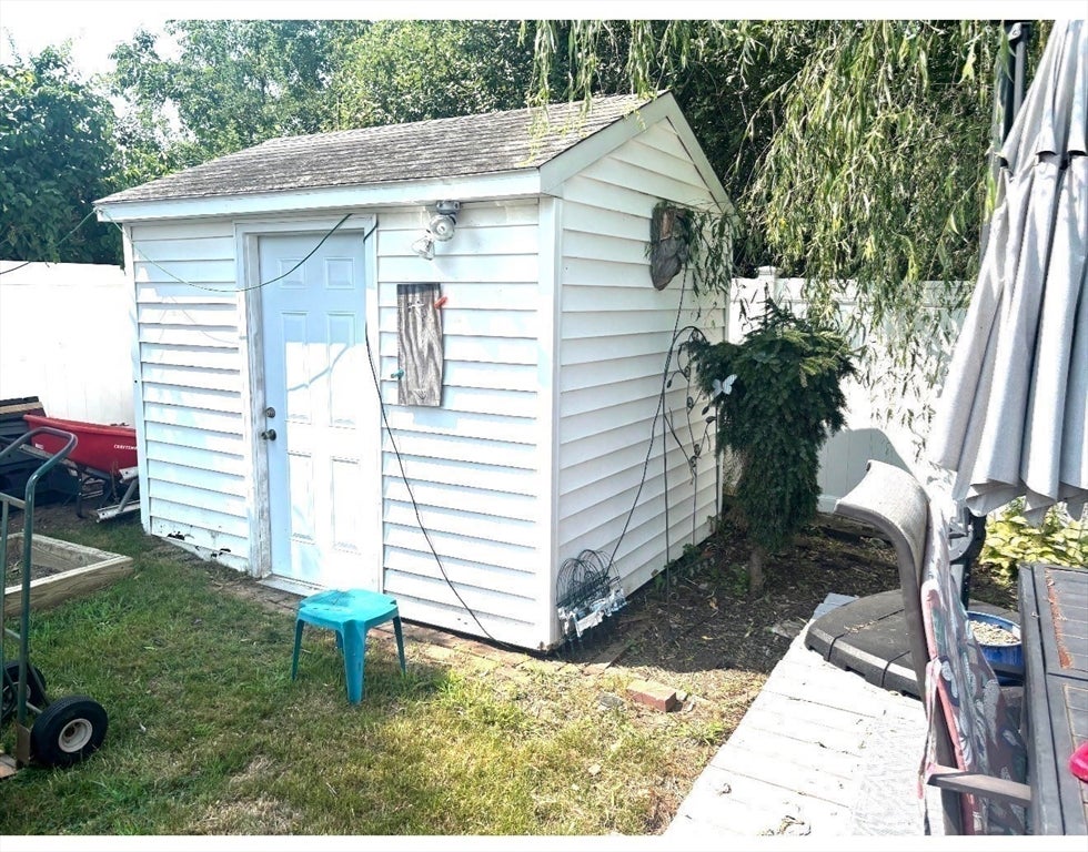401 Whitlow St, New Bedford, MA, 401 Whitlow St, New Bedford, MA Photo #24
