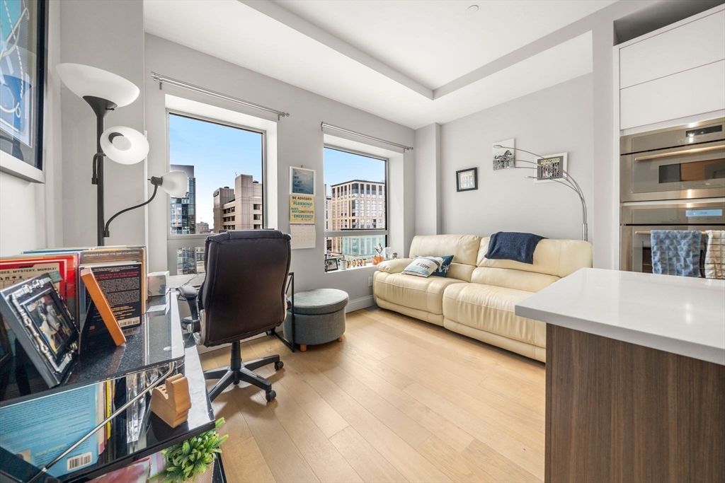 100 Shawmut Ave 811