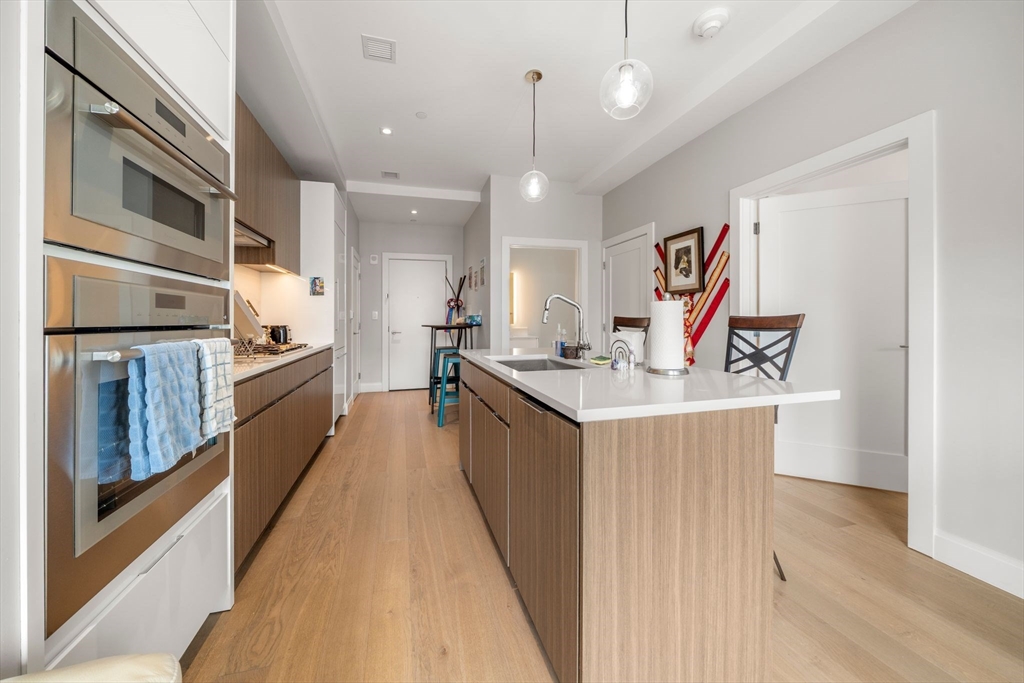 100 Shawmut Ave 811