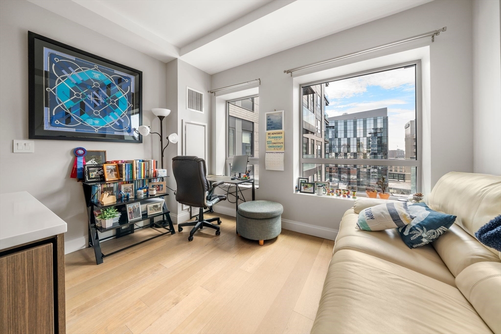 100 Shawmut Ave 811